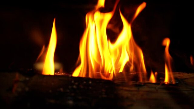 Feu de chemin&eacute;e