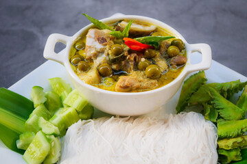 Green curry with chicken and rice noodles