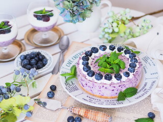 オシャレなブルーベリーケーキでティータイム