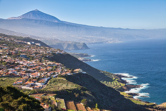 Der Inselnorden der Kanareninsel Teneriffa mit einem Blick auf den Pico del Teide