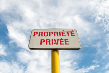 Panneau signalant une propriété privée