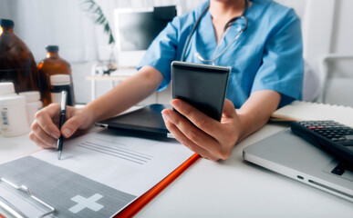 General Medical Services (GMS) and general practitioners (GPs or family physicians). Successful diagrams. Smart doctors make report notes (COVID-19).