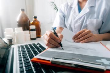 General Medical Services (GMS) and general practitioners (GPs or family physicians). Successful diagrams. Smart doctors make report notes (COVID-19).