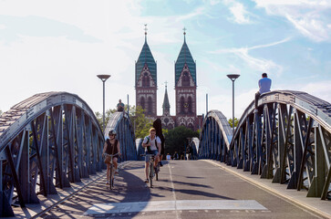 Freiburg, Wiwili-Brücke: nur für Fahrräder.© Endrik Baublies