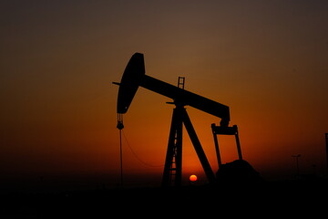 silhouette of oil pump in Bahrain