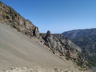 in the middle of gingilos