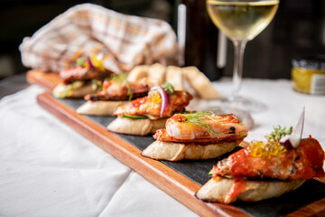 Bruschettas de Sardinhas Com Legumes Mediterrânicos
