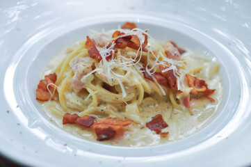 spaghetti or spaghetti carbonara