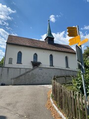 Kirche in Feuertalen bei Schaffhausen im Kanton Zürich in der Schweiz - 374364867