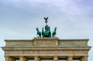 Naklejka premium close up view of the quadriga on the Brandenburg Gate in Berlin