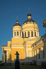 Obraz premium Spaso-Preobrazhensky Cathedral on the embankment of Volga river