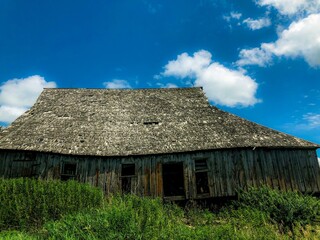Fototapeta na wymiar old wooden barn, Iowa