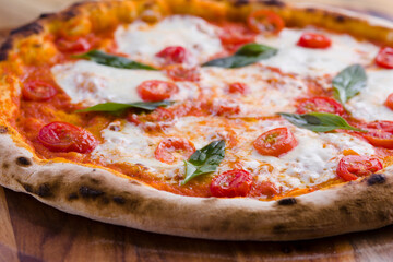 Pizza napolitana a la leña