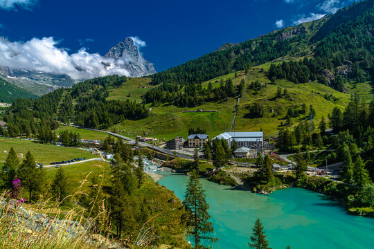Breuil-Cervinia, il paese della Valle d&rsquo;Aosta ai piedi del Cervino