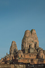Fototapeta premium Amanecer en un templo de Angkor