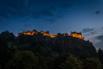 Obraz premium Edinburgh Castle at dusk, Scotland