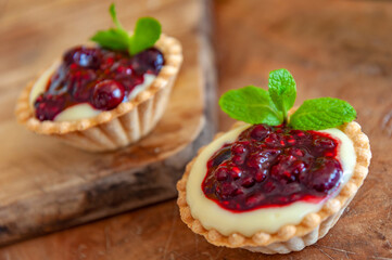 raspberry and blueberry tart