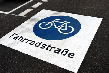 Fahrbahnmarkierung: Fahrradstraße, Deutschland