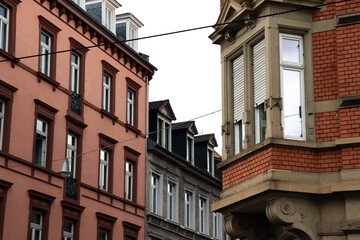 Fototapeta na wymiar Altbaufassaden in Heidelberg, Deutschland
