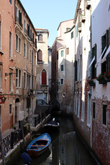 Venedig: Schmale Kanäle in der Altstadt, Rios