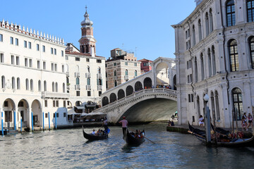 Naklejka premium Venedig: Rialtobrücke am Grande Canale