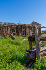 Naklejka premium old wooden house