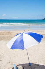 夏の海水浴場の風景