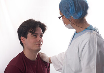 Obraz premium Female Doctor Talking To A Patient