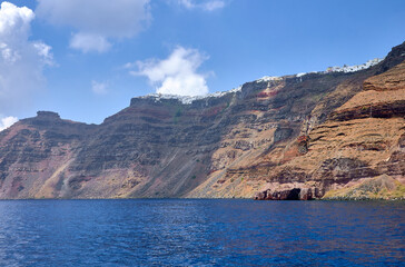 Fototapeta na wymiar Santorini coastline view from caldera