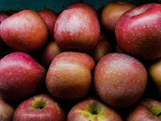Apples are among the most popular fruits, and also happen to be incredibly nutritious. They contain a high amount of fiber, vitamin C, potassium and vitamin K. They also provide some B vitamins. 