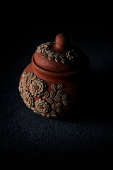 Clay pot with flowers from Oaxaca Mexico / Maceta de barro con flores de oaxaca México