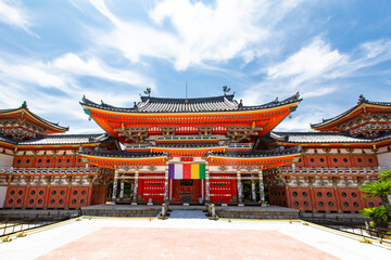 耕三寺 本堂 -日本各地の古建築を模して建てられた堂塔が建ち並ぶ-