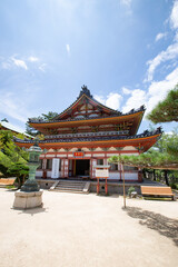 Fototapeta premium 耕三寺 法宝蔵 -日本各地の古建築を模して建てられた堂塔が建ち並ぶ-