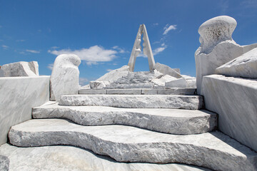 未来心の丘（みらいしんのおか） -白い大理石の庭園- 耕三寺