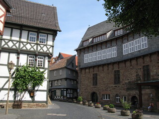 Mittelalterliche Stadt Fritzlar in Hessen - Zwischen den Krämen - Rathaus und Spitzenhäuschen 