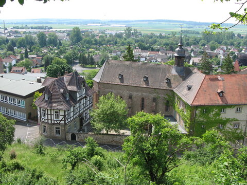 Fritzlar Blick auf das Ursulinenkloster im Goldenen Loch
