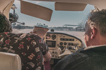 CABINA DE AVI&Oacute;N  2 