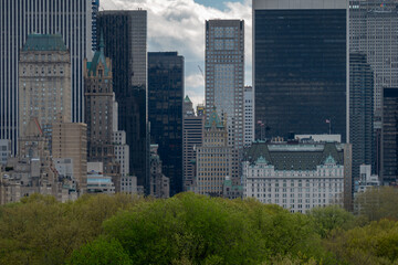 Fototapeta na wymiar New York Skyline over Central Park seen from the rooftop of the Metropolitan Museum 