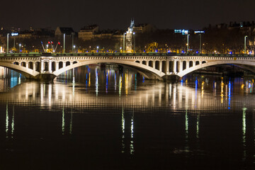 Fototapeta na wymiar Along Sagone river in Lyon at night