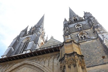 la cathédrale de Bayonne, style gothique, vue de l'extérieur, ville de Bayonne, département des...