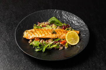 サーモンのグリル(キヌア添え)　Salmon steak of the iron pan