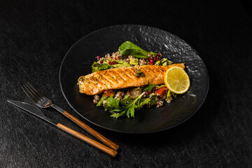 サーモンのグリル(キヌア添え)　Salmon steak of the iron pan