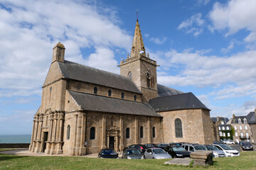 Fototapeta na wymiar Église Notre-Dame de Granville en Normandie