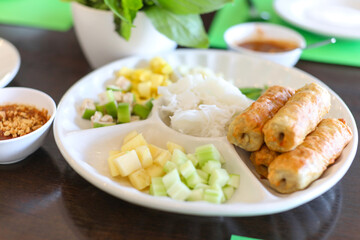 Vietnamese Meatball Wraps (Nam Neung)