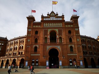 Obraz premium MADRID - ESPANHA / 2019 - 03 / Praça de touros(Plaza de toros) em madrid, arena de eventos