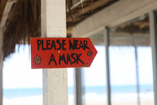 Please Wear A Mask Sign