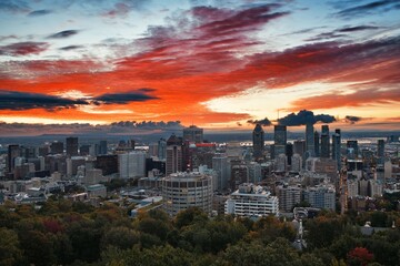 Fototapeta na wymiar Colorful sky in Montreal