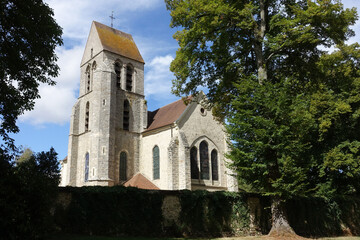 Fototapeta na wymiar Eglise Saint-Quentin de Chamarande