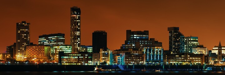 Fototapeta na wymiar Liverpool skyline night