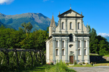 Fototapeta na wymiar Valtellina - Santuario Madonna del Piano